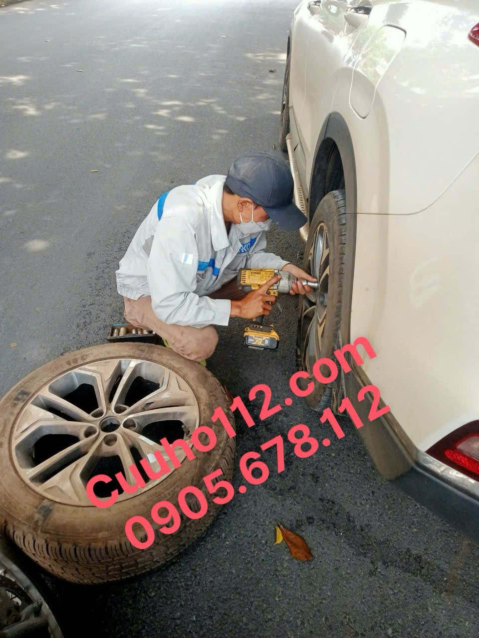 Kích bình ắc quy ô tô Tại Thủ Đức