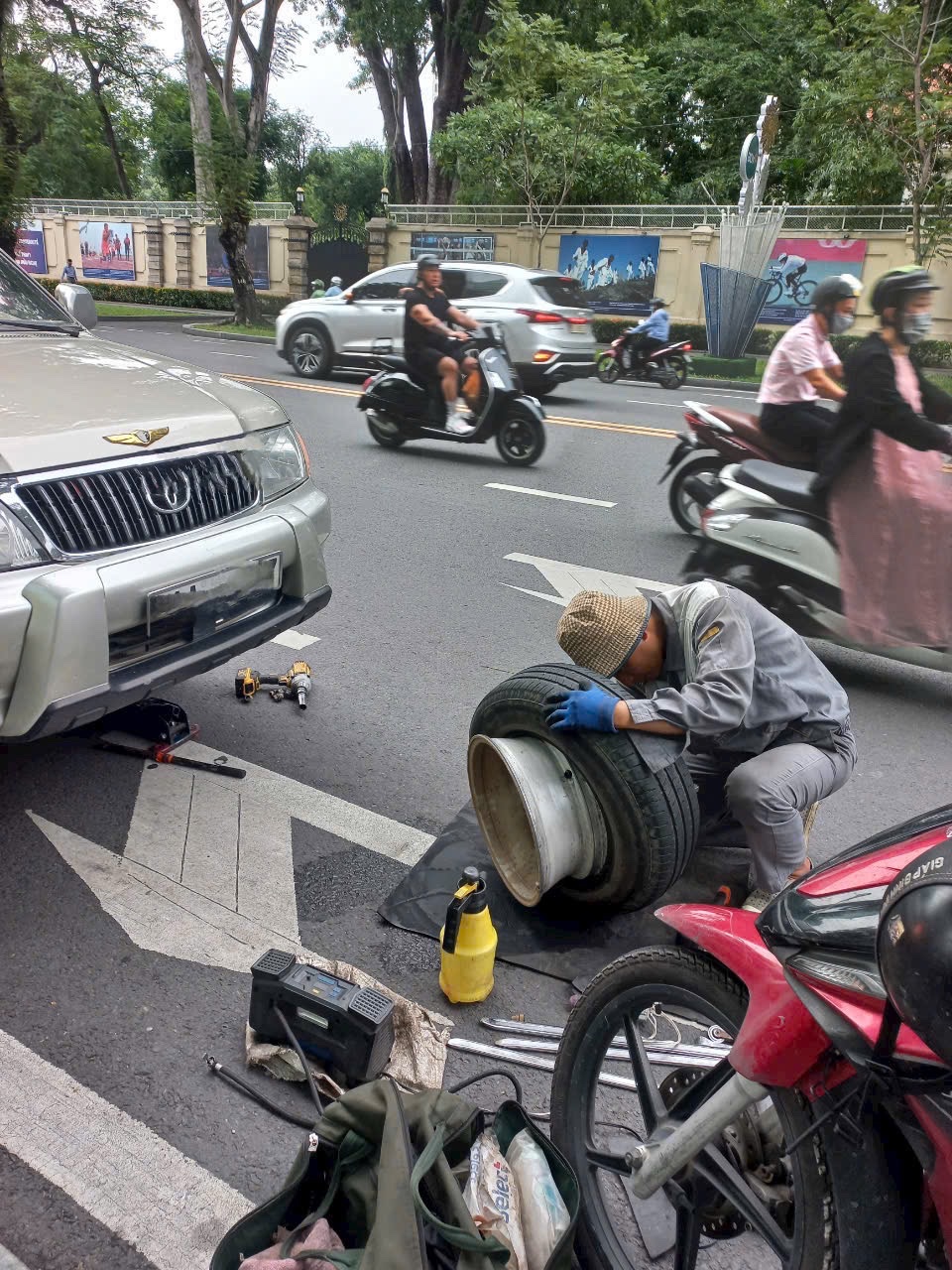 Vá xe con chuyên nghiệp tại quận 2