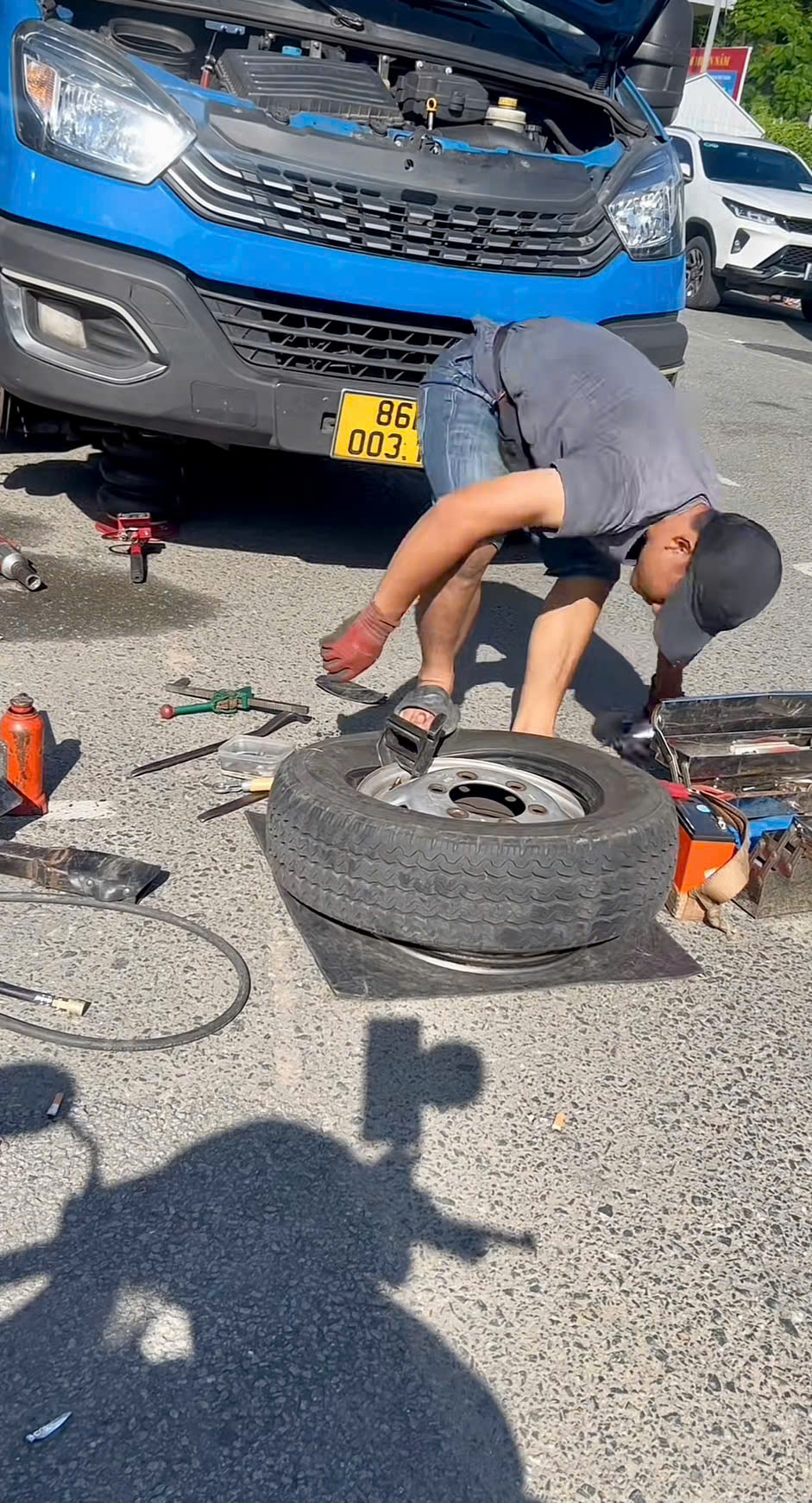 cứu hộ ô tô đến tận nơi trong 15 phút