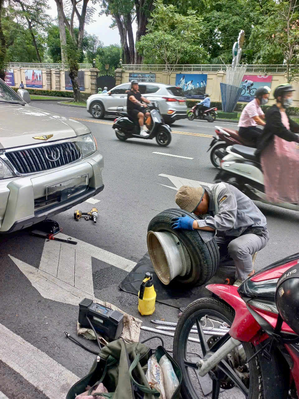 cứu hộ ô tô nhanh nhất khu vực Sài Gòn